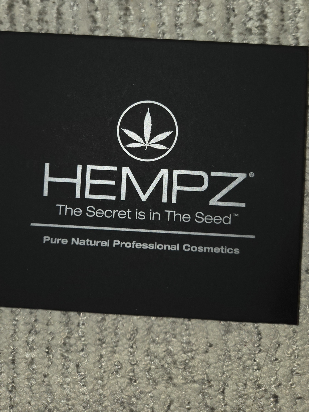 Hempz Eyeshadow Palette Black with Silver Logo